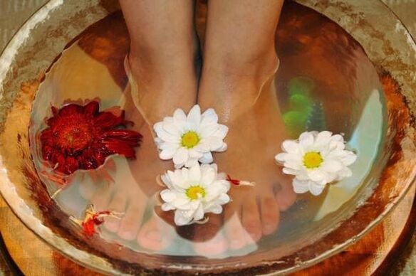 Soaking your feet in salt will help fight toenail fungus