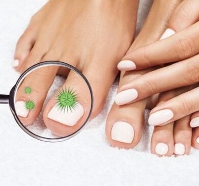 Nail infection through magnifying glass